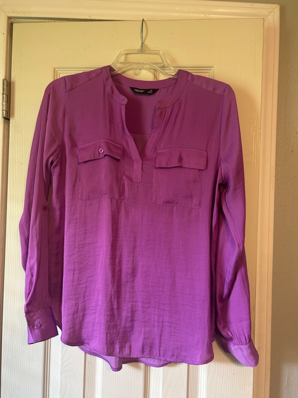 Simply Vera Vera Wang purple top pockets roll tab